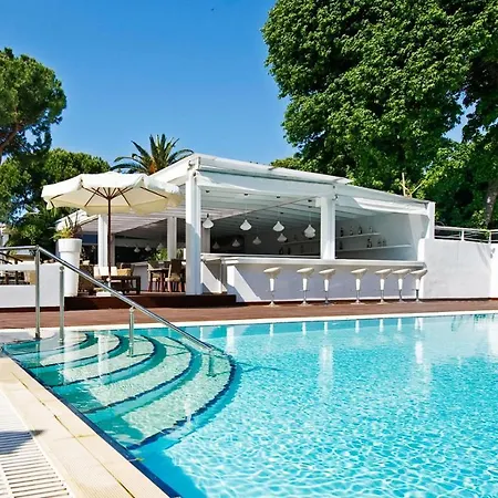 Rhodes Superior Suites, Luxury Poolside Herberg